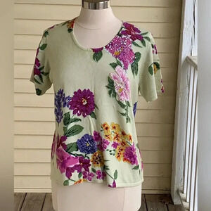 Michelle Nicole Beaded Floral Sweater  Short Sleeve Light Green Background Sz L